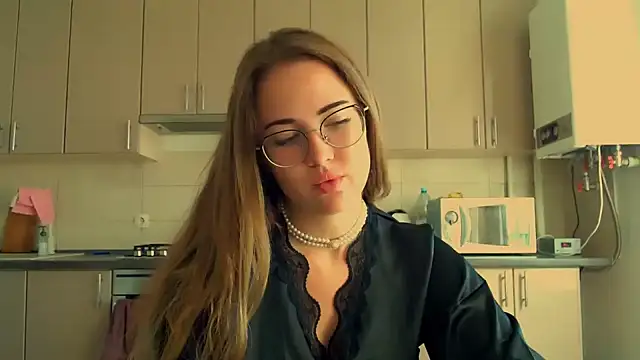 Snapshot of luxie_milady chatting on September 21, 2025, 7:46 am luxie milady online show from September 21, 2025, 7:46 am