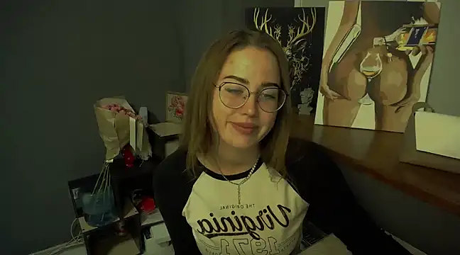 Snapshot of luxie_milady chatting on February 5, 2025, 6:04 pm luxie milady online show from February 5, 2025, 6:04 pm