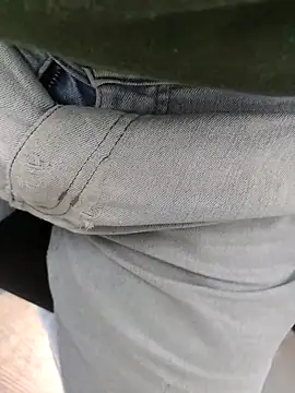 Snapshot of OLAJONES chatting on October 4, 2025, 2:07 pm OLAJONES online show from October 4, 2025, 2:07 pm