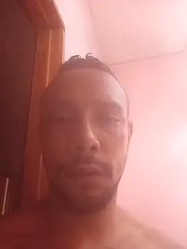 Snapshot of Thiago_Summers chatting on July 15, 2026, 2:24 pm Thiago Summers online show from July 15, 2026, 2:24 pm