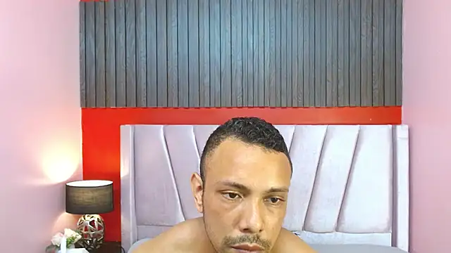 Snapshot of Thiago_Summers chatting on December 16, 2025, 2:32 pm Thiago Summers online show from December 16, 2025, 2:32 pm