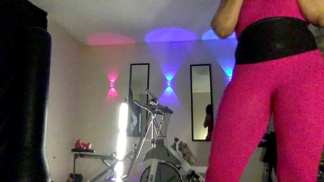 Snapshot of SlaveMas chatting on February 2, 2025, 11:53 pm SlaveMas online show from February 2, 2025, 11:53 pm