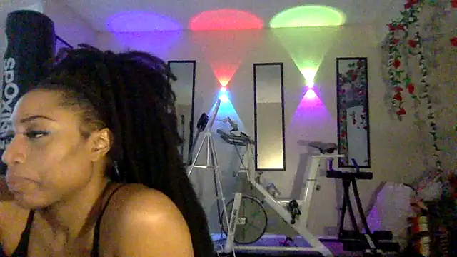 Snapshot of SlaveMas chatting on February 16, 2025, 1:16 pm SlaveMas online show from February 16, 2025, 1:16 pm