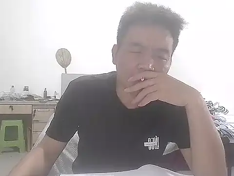 Snapshot of kisstoyousoon2024 chatting on October 13, 2025, 7:43 am kisstoyousoon2024 online show from October 13, 2025, 7:43 am