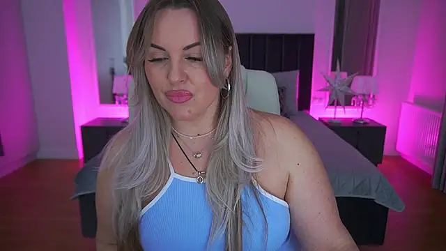 KiraCandyS online show from March 2, 2026, 9:44 pm