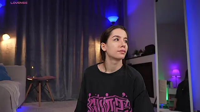 Amely Young online show from March 13, 2026, 1:54 am