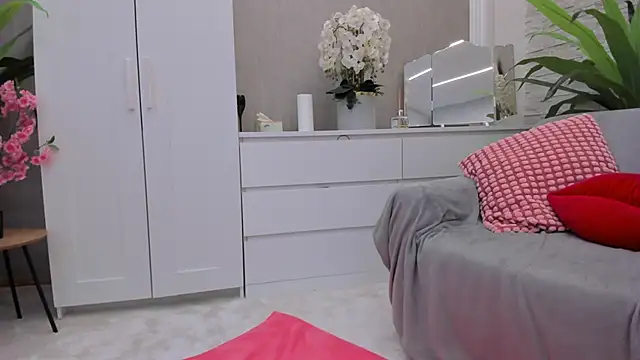 Jessy Jo online show from April 14, 2026, 7:02 am