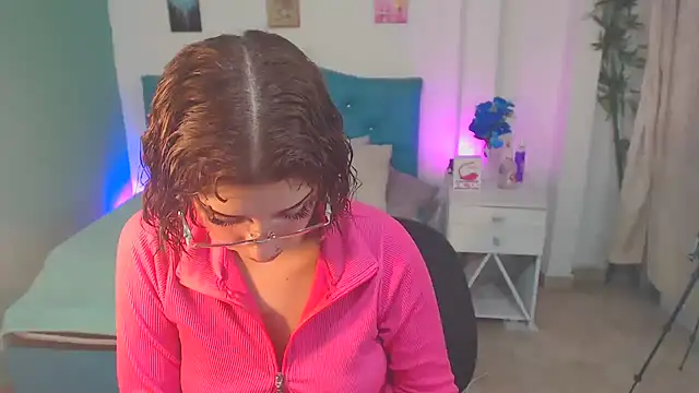 Snapshot of Cinthya-Gomez6 chatting on March 3, 2025, 5:52 pm Cinthya-Gomez6 online show from March 3, 2025, 5:52 pm