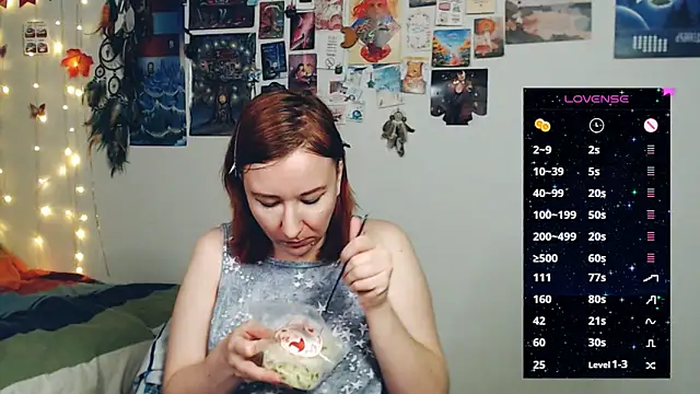 Snapshot of licentia__poetica chatting on December 19, 2025, 3:32 am licentia poetica online show from December 19, 2025, 3:32 am