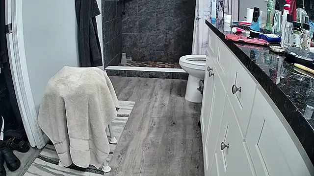 Snapshot of lou63ponce chatting on November 3, 2025, 9:18 pm lou63ponce online show from November 3, 2025, 9:18 pm