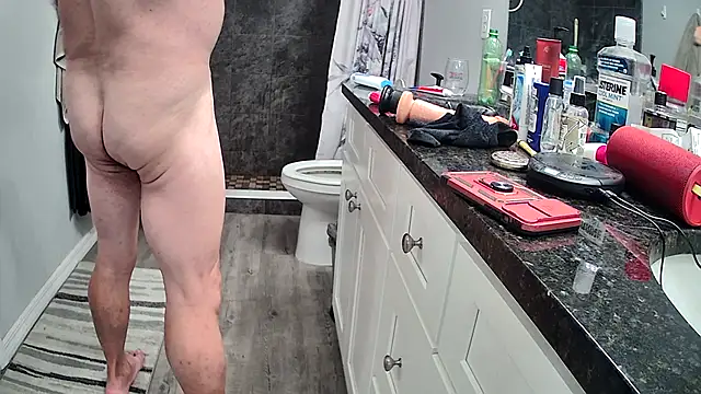 Snapshot of lou63ponce chatting on November 1, 2025, 10:03 pm lou63ponce online show from November 1, 2025, 10:03 pm