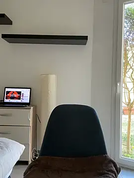 Eyline online show from April 8, 2026, 9:11 am