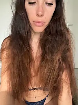 Eyline online show from February 19, 2025, 2:44 pm