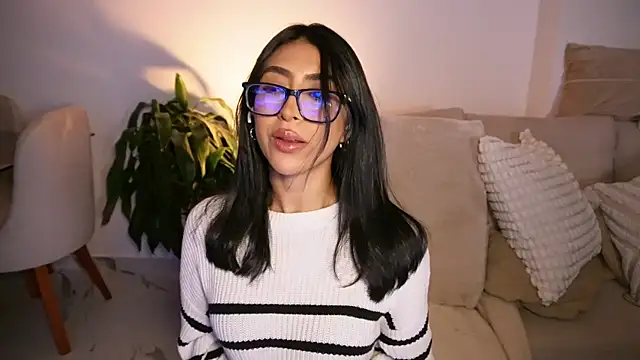 Sara albrecht online show from November 23, 2025, 4:00 am