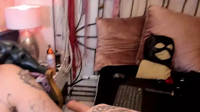 luxifer 666  online show from March 20, 2025, 11:02 pm