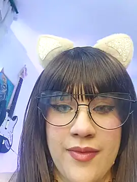 Snapshot of ItsNaiixa chatting on February 23, 2025, 6:01 pm ItsNaiixa online show from February 23, 2025, 6:01 pm