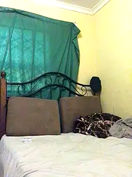 Snapshot of SmallGoodNut chatting on December 4, 2025, 5:06 am SmallGoodNut online show from December 4, 2025, 5:06 am