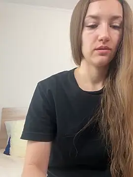 KateRedgar online show from April 20, 2026, 1:35 pm