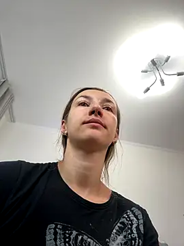 Snapshot of KateRedgar chatting on December 5, 2025, 9:19 am KateRedgar online show from December 5, 2025, 9:19 am