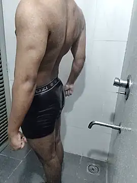 hottboy 39 online show from May 27, 2026, 7:54 pm