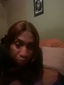 Moorella1 online show from November 7, 2025, 5:17 pm