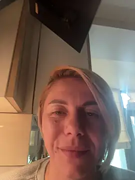 tanyagrey online show from November 17, 2025, 8:51 am