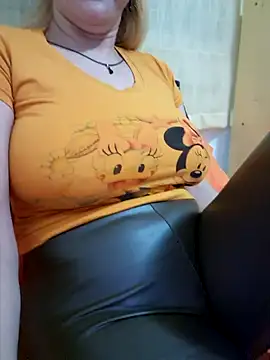 lamorbosa37 online show from February 6, 2025, 5:19 pm