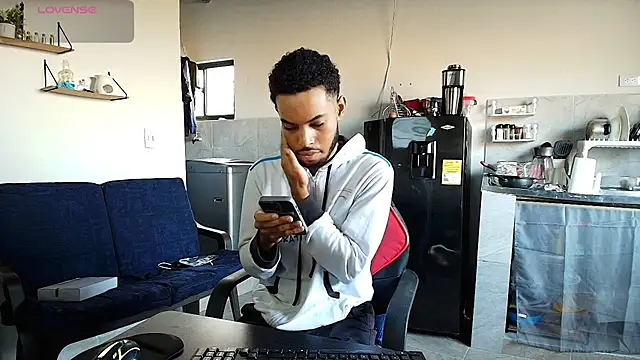 Snapshot of colinbrown chatting on January 16, 2026, 12:20 pm colinbrown online show from January 16, 2026, 12:20 pm