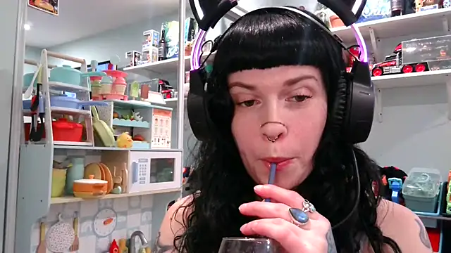 Marcelinegoddess online show from February 17, 2025, 3:58 am