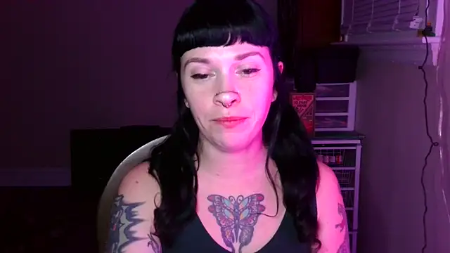 Snapshot of Marcelinegoddess chatting on February 25, 2026, 4:23 am Marcelinegoddess online show from February 25, 2026, 4:23 am