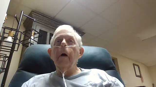 Snapshot of bootlegmanz chatting on June 4, 2026, 2:33 pm bootlegmanz online show from June 4, 2026, 2:33 pm