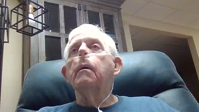 Snapshot of bootlegmanz chatting on June 3, 2026, 2:33 pm bootlegmanz online show from June 3, 2026, 2:33 pm