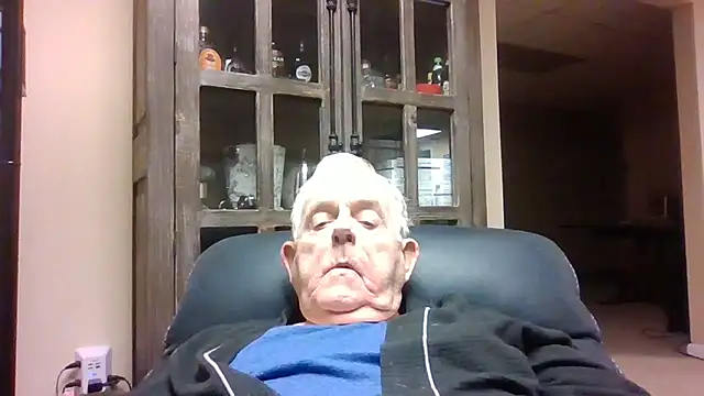 Snapshot of bootlegmanz chatting on May 2, 2026, 3:39 pm bootlegmanz online show from May 2, 2026, 3:39 pm