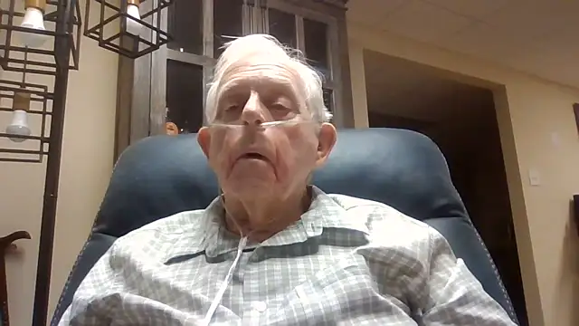 Snapshot of bootlegmanz chatting on May 27, 2026, 8:05 pm bootlegmanz online show from May 27, 2026, 8:05 pm