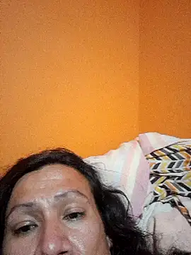 miicheele32 online show from March 11, 2025, 6:52 am