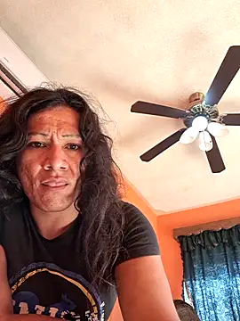 miicheele32 online show from October 15, 2025, 10:40 pm