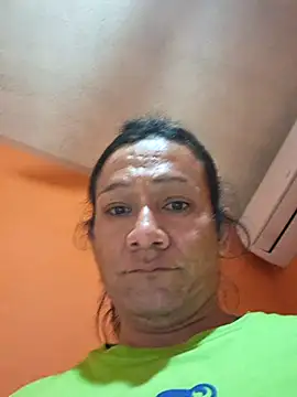 miicheele32 online show from November 28, 2025, 2:23 am