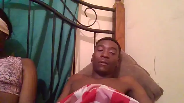 Snapshot of SmallGoodNutts chatting on November 6, 2025, 5:33 am SmallGoodNutts online show from November 6, 2025, 5:33 am