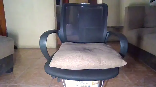 Snapshot of SmallGoodNutts chatting on September 25, 2025, 6:30 am SmallGoodNutts online show from September 25, 2025, 6:30 am