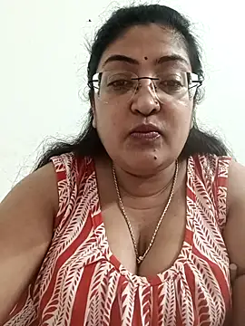 LAVERNIYA  online show from December 2, 2025, 1:57 pm