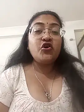 LAVERNIYA  online show from December 3, 2025, 12:59 pm