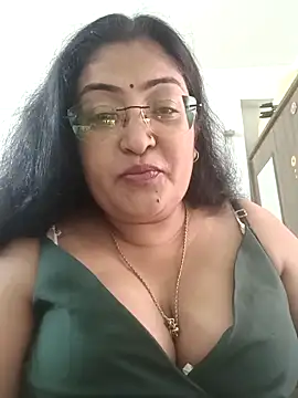 LAVERNIYA  online show from September 11, 2025, 6:46 am