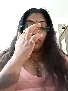 LAVERNIYA  online show from September 12, 2025, 11:10 am