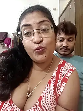 LAVERNIYA  online show from November 4, 2025, 5:50 pm