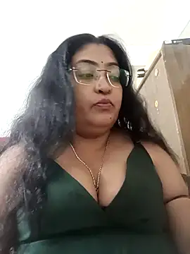 LAVERNIYA  online show from September 16, 2025, 11:44 am