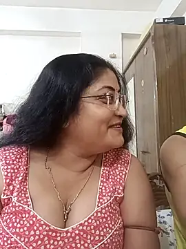 LAVERNIYA  online show from October 28, 2025, 10:14 am