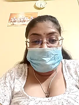 LAVERNIYA  online show from March 18, 2025, 1:01 pm