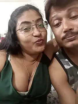 LAVERNIYA  online show from October 15, 2025, 6:38 pm