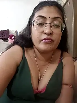 LAVERNIYA  online show from October 26, 2025, 8:53 pm