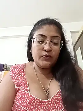 LAVERNIYA  online show from November 5, 2025, 12:41 pm